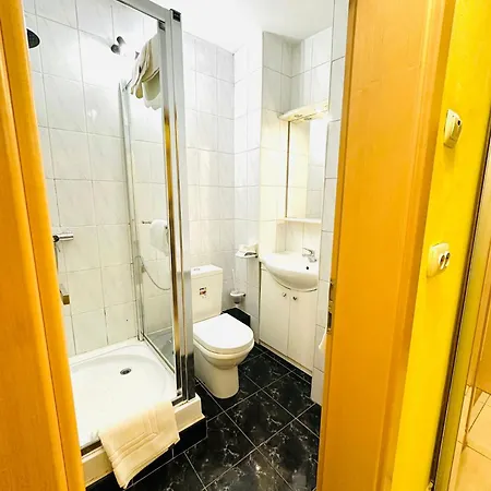 Sache Apartment